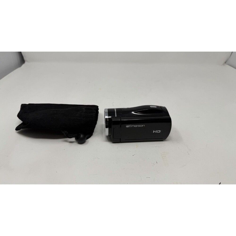 Emerson Evc 720 Digital Video Camera- comes with case